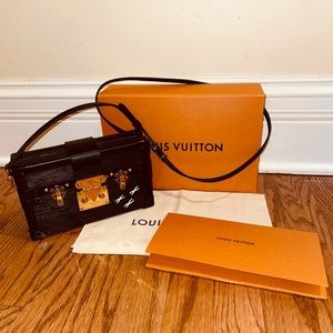 Louis Vuitton Purse